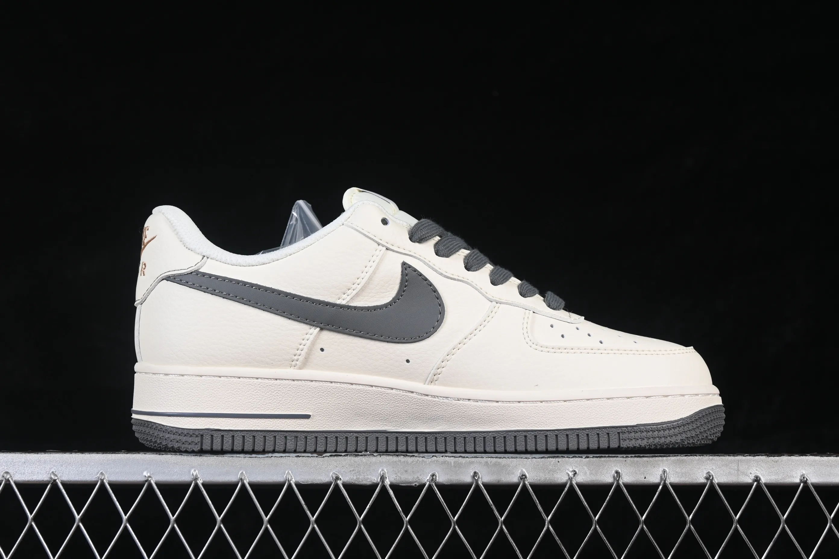 All categories Nk Air Force 1 Air Force series Nk Air Force 1 Low Air Force low-top Nike Air Force 1'07 Low Stusi co-branded rice dark gray gold label Air Force 1 low-top casual sneakers XX3168-223